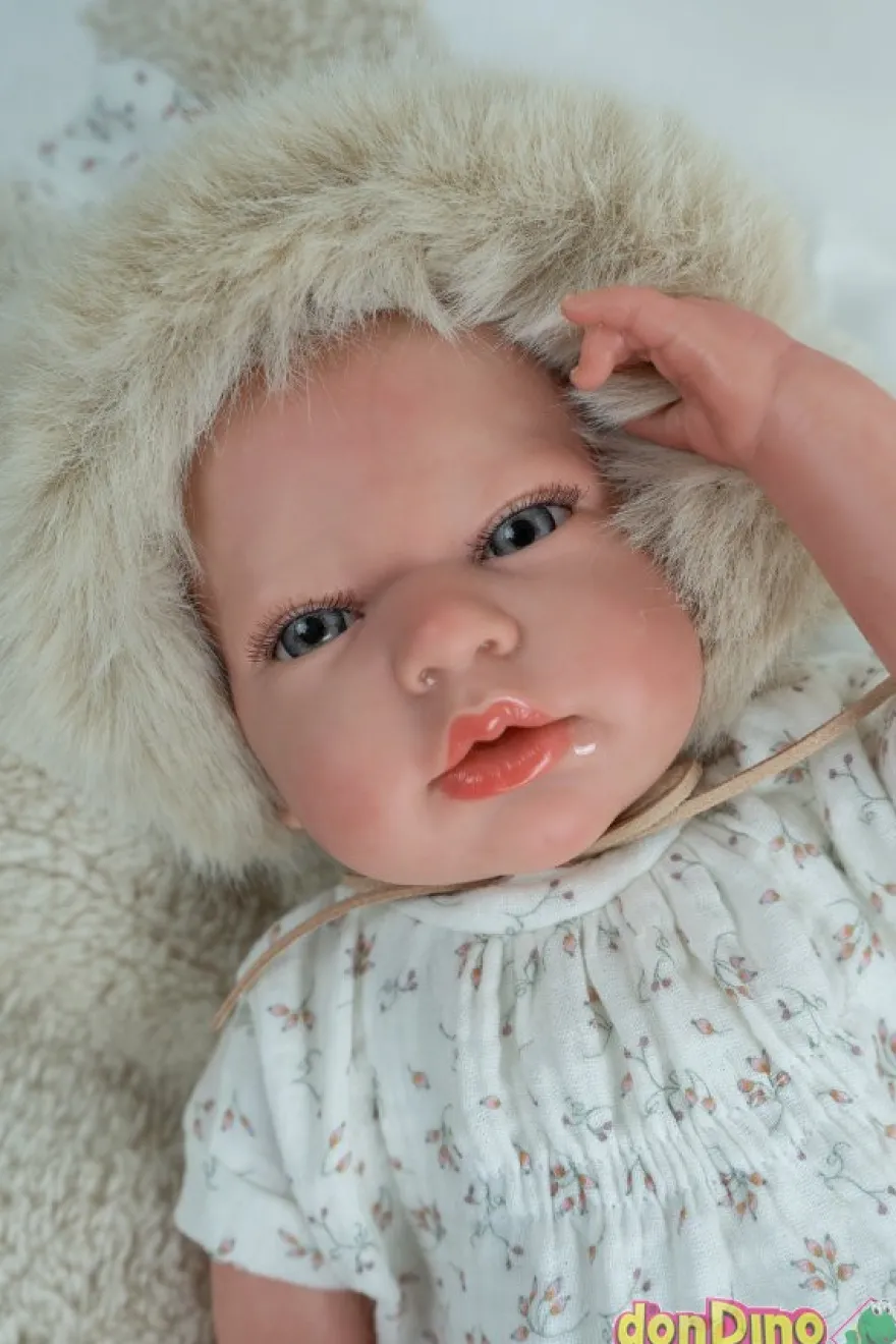 Bebé Reborn Isabella 40 cm. con Cojín Beige