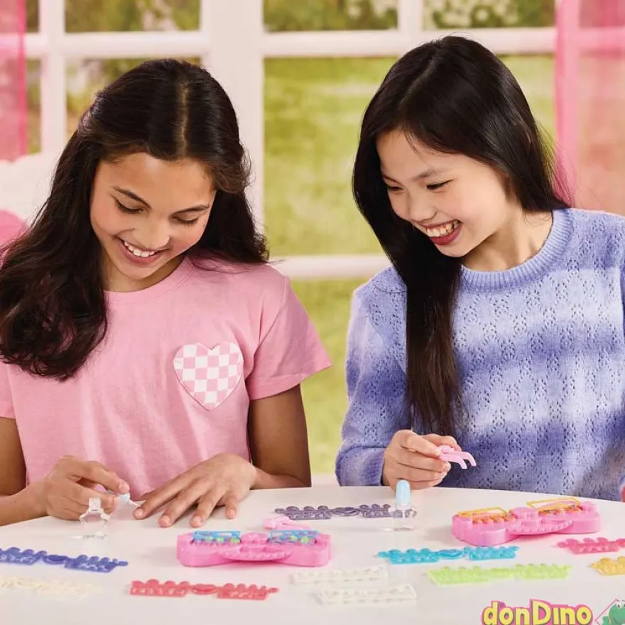 Estudio de uñas barbie aquabeads