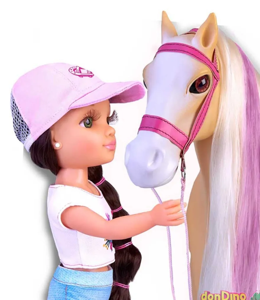 Nancy un dia con su caballo